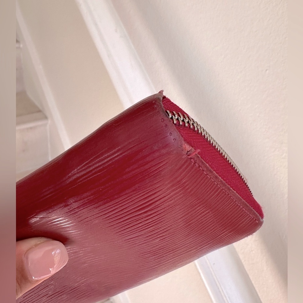 LOUIS VUITTON Red Epi Zippy Wallet - Picture 14 of 16